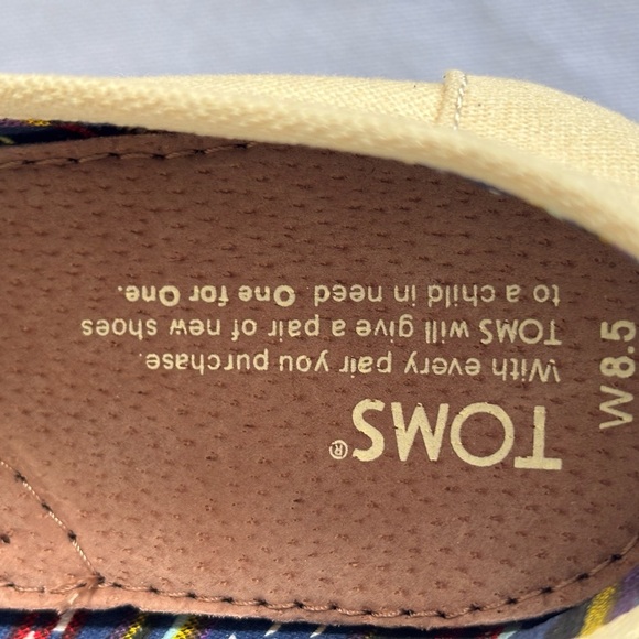 TOMS Cream Flats with Signature Elastic V-Insert - Picture 8 of 12